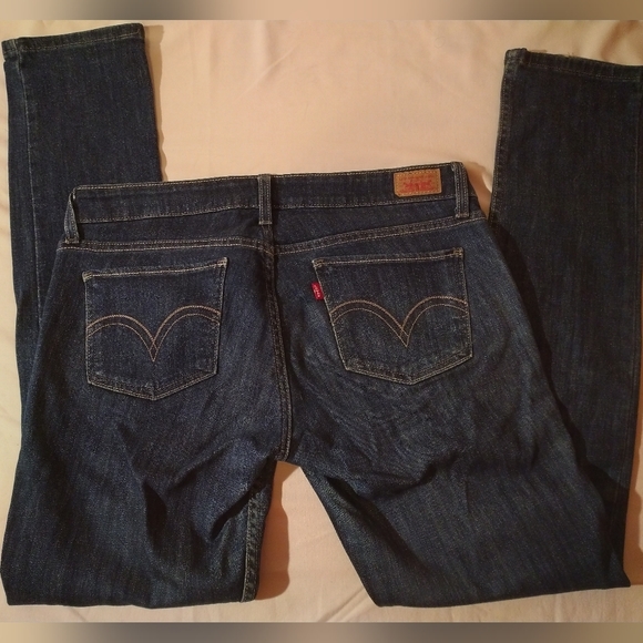 Levi's 'Too Super Low' Skinny Jeans - Picture 3 of 5